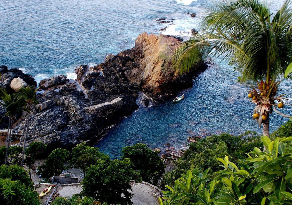 Cocos Camp Hotel Acapulco Exterior photo